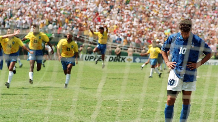 Duoi-ngua-Baggio-dang-cup-vang-thu-4-cho-Brazil-World-Cup-1994-3