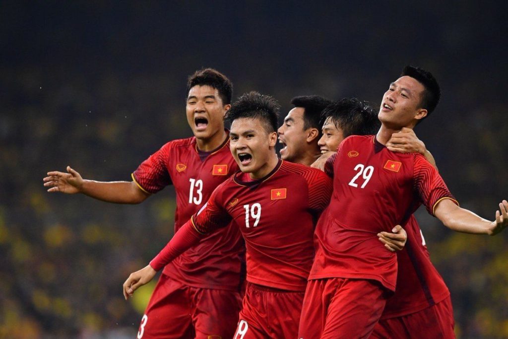 Viet-Nam-vs-UAE-Loi-the-san-nha-20h00-ngay-14-11-Vong-loai-World-Cup-2022-2