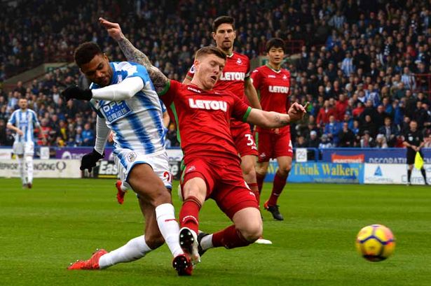 huddersfield-town-vs-swansea-city-03h00-ngay-27-11-2