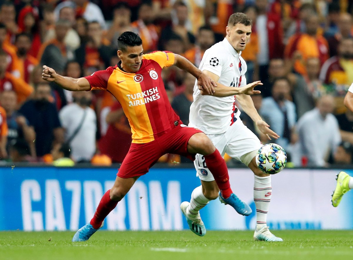 PSG-vs-Galatasaray-Khach-het-dong-luc-03h00-ngay-12-12-Cup-C1-chau-Au-Champions-League-3