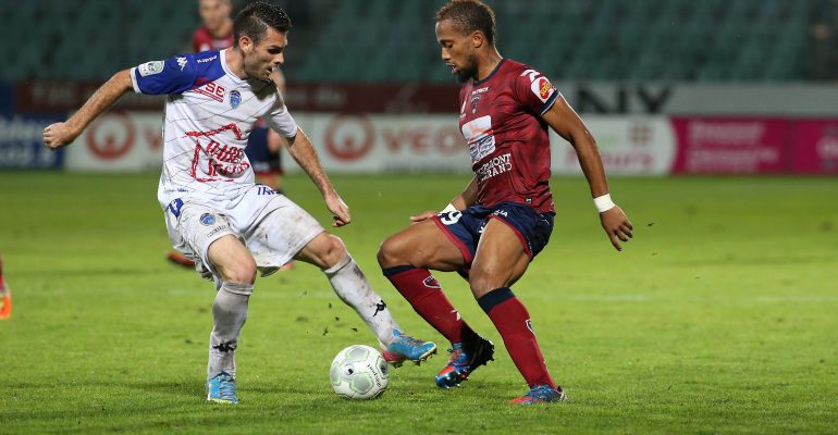 Clermont-Foot-vs-Troyes-Ban-linh-ung-vien-len-hang-02h00-ngay-11-01-Hang-2-Phap-Ligue-2-4