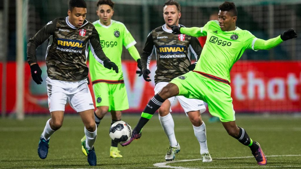 ajax-ii-vs-dordrecht-02h00-ngay-21-01-2