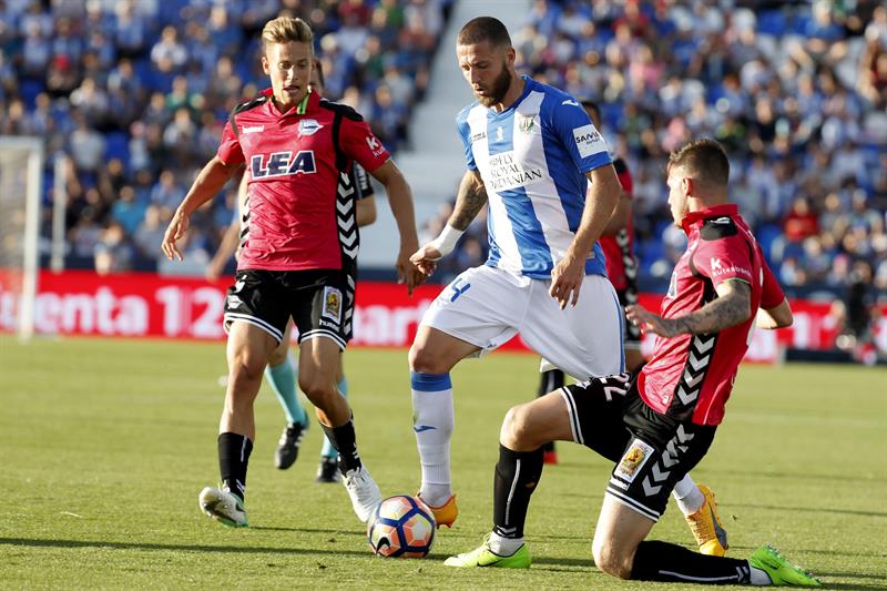 Deportivo-vs-Girona-Tiep-da-khoi-sac-bat-nat-ke-dai-cho-03h00-ngay-15-02-Hang-2-Tay-Ban-Nha-Segunda-3