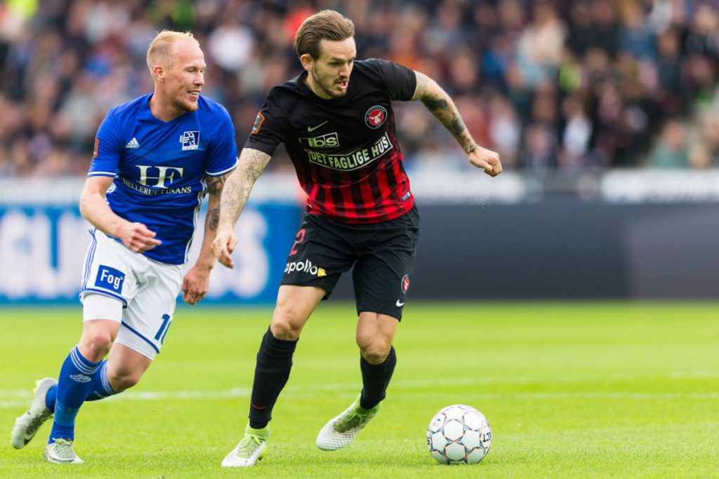 HERNING, DENMARK - MAY 28: Kian Hansen of FC Midtjylland and Mikkel Rygaard of Lyngby Boldklub compete for the ball during the Danish Alka Superliga match between FC Midtjylland and Lyngby BK at MCH Arena on May 28, 2017 in Herning, Denmark. (Photo by Allan Hogholm / FrontZoneSport via Getty Images)