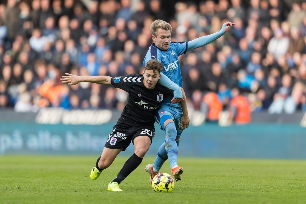 Aarhus-AGF-vs-Randers-Vi-khach-cung-dau-03h00-ngay-13-03-VDQG-Dan-Mach-Superliga-5